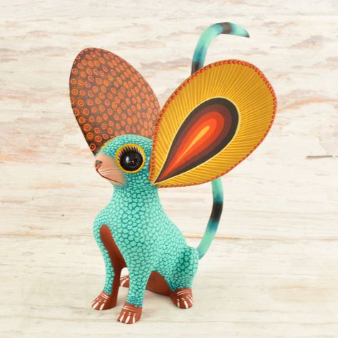 Alebrijes: The Mexican chimeras - Velas Magazine Oaxaca Art, Oaxacan Art, Paper Mache Animals, Mexico Art, Spirit Animals, Middle School Art, Papel Mache, Arte Animal, Arte Popular