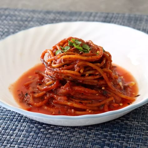 Assassin Spaghetti, Tucci Recipes, Fried Spaghetti, Spicy Spaghetti, Stanley Tucci, Chef John, Food Wishes, Vegetable Puree, Pasta Sauces