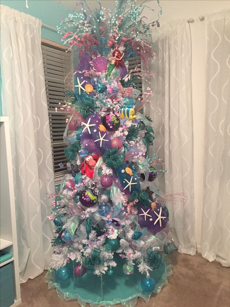 Little Mermaid Christmas Tree Mermaid Christmas Tree Topper, Unicorn Theme Christmas Tree, Unicorn Christmas Tree Ideas, Little Mermaid Christmas Tree, Disney Christmas Tree Theme, Little Mermaid Christmas, Unicorn Tree, Unicorn Christmas Tree, Disney Tree