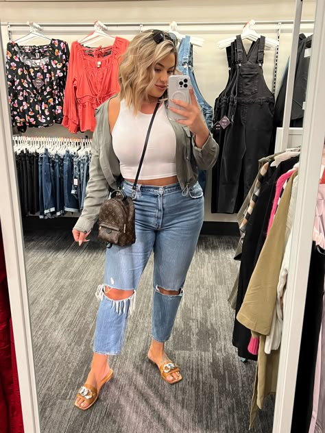 San Diego Outfits Plus Size, Curvy Style 2023, Spring Break Outfits Plus Size, Casual Concert Outfits Summer Plus Size, Mom Outfits Spring Plus Size, Midsize Outfits 2023, Midsize Comfy Outfits, Curve Summer Outfits, Comfy Summer Outfits Plus Size