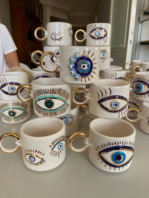 Hantverk Diy, Evil Eye Art, Eye Designs, Pottery Painting Designs, Keramik Design, Pottery Crafts, Ceramics Pottery Art, Ceramics Ideas Pottery, Random Image