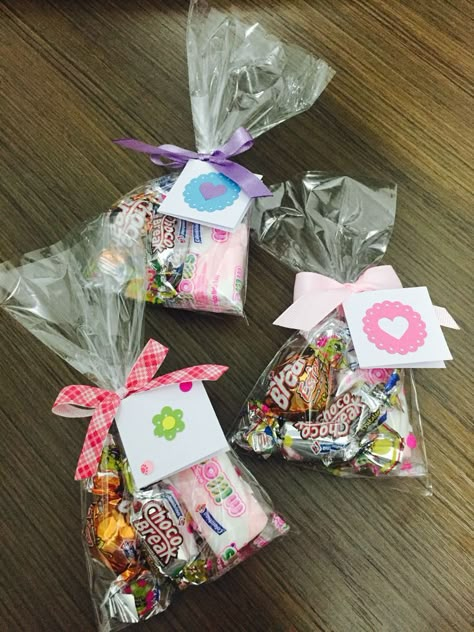 Ideas Amor Y Amistad Detalles, Valentines Bag Ideas, Ideas Para Dulceros, Ideas Para Amor Y Amistad, Candy Bags Ideas, Ideas Amor Y Amistad, Hadiah Diy, Seni Dan Kraf, Diy Gift Set