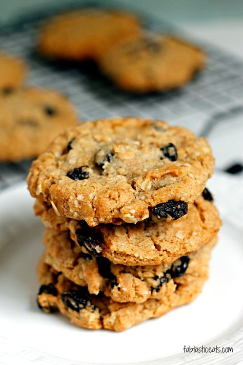 Crispy Oatmeal Raisin Cookies | Fabtastic Eats Crispy Oatmeal Raisin Cookies, Crunchy Cookies Recipe, Crunchy Oatmeal, Cookie Recipes Oatmeal Raisin, Crispy Cookies, Chocolate Bread, Crunchy Cookies, Oatmeal Raisin Cookies, Raisin Cookies