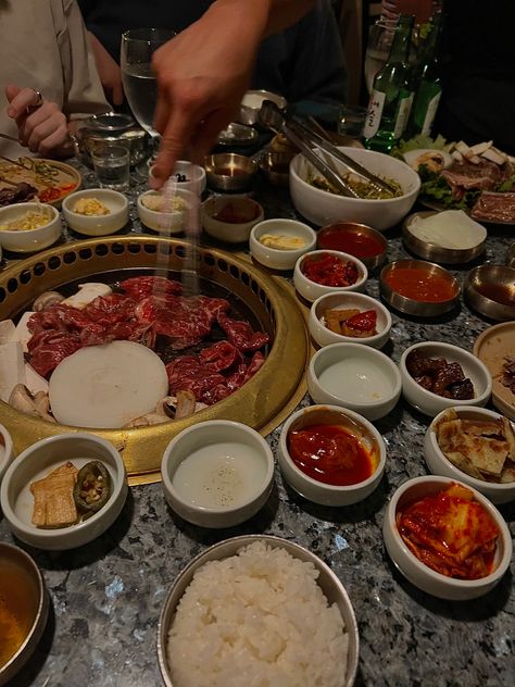 My first time ever having Korean barbeque and it was so so good! Korean Food Bbq, Korean Bbq Restaurant Aesthetic, Korean Bbq Aesthetic Friends, Korean Barbecue Aesthetic, Korean Barbeque Aesthetic, Kbbq Korean Aesthetic, Korean Bbq Aesthetic, Barbeque Aesthetic, Bbq Aesthetic