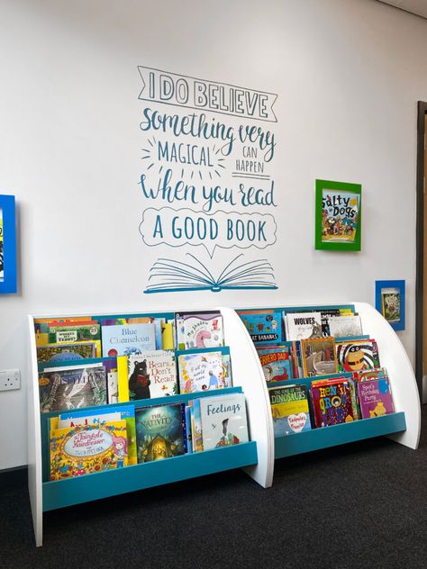 Primary School Library Displays, Primary School Library Ideas, School Library Design Interior, Small School Library, Contemporary Bookshelves, Primary School Library, Reading For Pleasure, Library Seating, Contemporary Bookshelf