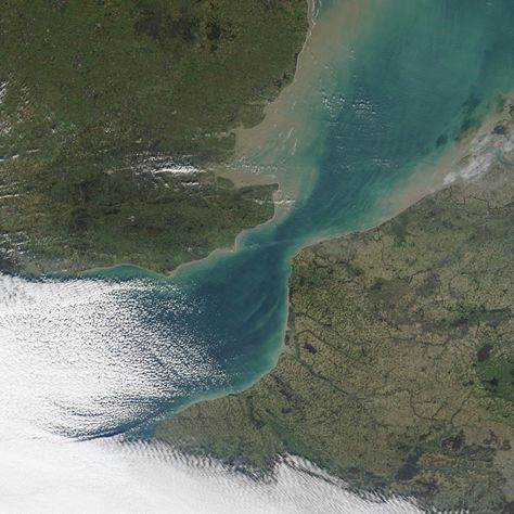 Scientists uncover new evidence of an ancient megaflood that created the English Channel and Britain as we know it today. English Channel, The English, Scientists, This Is Us, England, France, Water