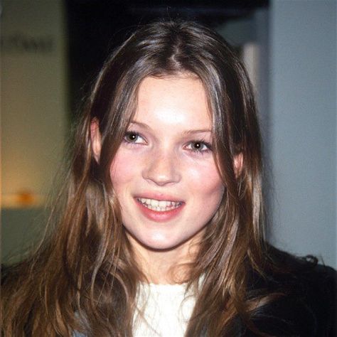 tretes Kate Moss Hair, Kate Moss 90s, Moss Fashion, Kate Moss Style, Hair Evolution, Queen Kate, Miss Moss, 90s Supermodels, Liv Tyler