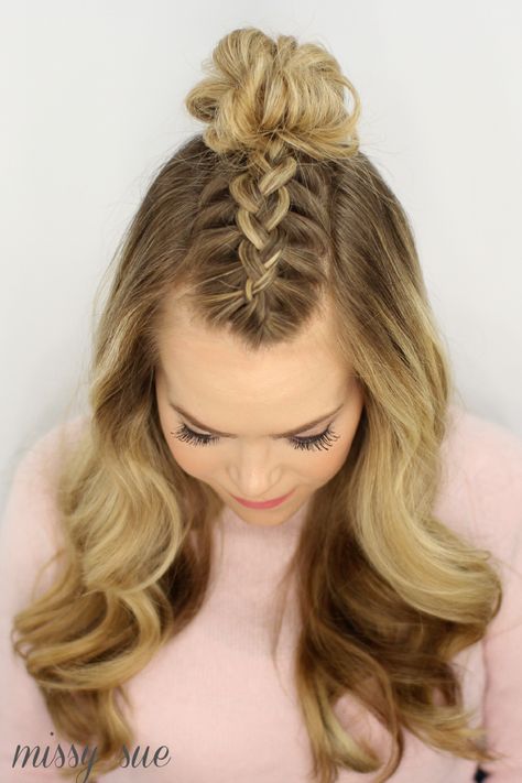 Mohawk Braid Top Knot Hairstyles For Jeans And Top, Hairstyles For Jeans, Braid Mohawk, Jeans And Top, Chignon Updo, Braided Top Knots, Top Braid, Overnight Hairstyles, Knot Braid