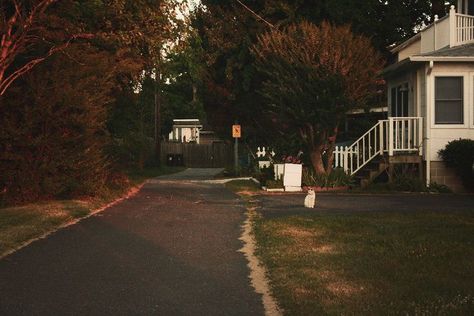 Small Town Mystery, Midwest Emo, Small Town Life, Looks Country, Season Of The Witch, Maroon 5, Cinematic Photography, Tumblr Account, Autumn Cozy