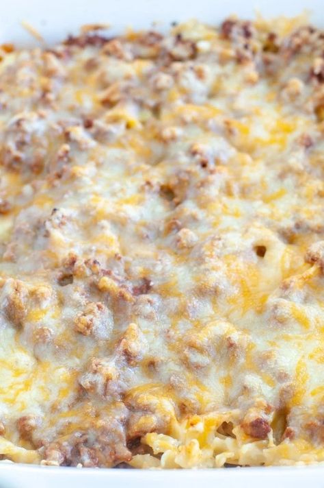 Beef Noodle Bake, Sour Cream Noodle Bake, Noodle Bake, Beef Entrees, Hamburger Dishes, Creamed Beef, Feta Cheese Recipes, Lasagna Recipes, Sour Cream Recipes