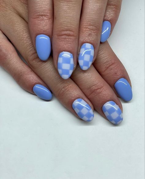 Nany blue checkered nails Nails Inspiration Checkered, Check Nails Designs, Fun Nail Designs Blue, Checkered Nail Designs Short, Short Nails Checkered, Short Almond Nails Checkered, Pink And Blue Checkered Nails, Baby Blue Checkered Nails, Light Blue Checkered Nails