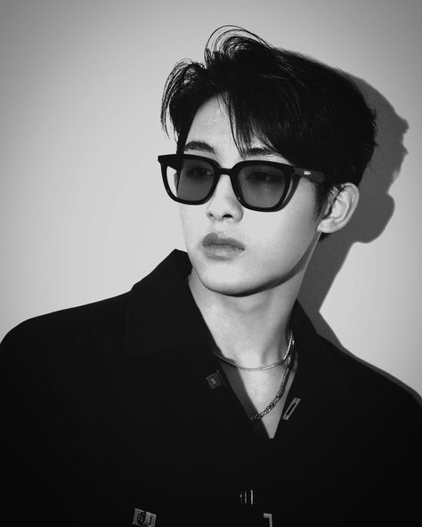 Asian Men Sunglasses, Asian Guys, Asian Men, Korean Actors, Kpop Idol, Mens Sunglasses, Shades, Actors, Sunglasses