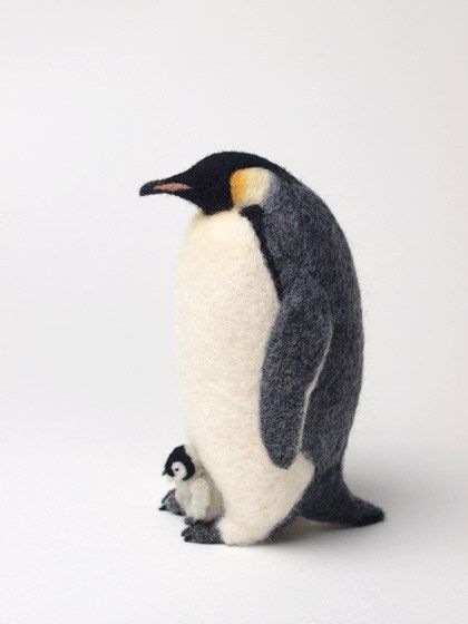 Miki Ichiyama needle felted Emperor Penguin Felt Penguin, Pet Portraiture, X Stitch, Needle Felted Christmas, Emperor Penguin, Needle Felting Tutorials, Needle Felting Projects, Wool Art, Felting Tutorials