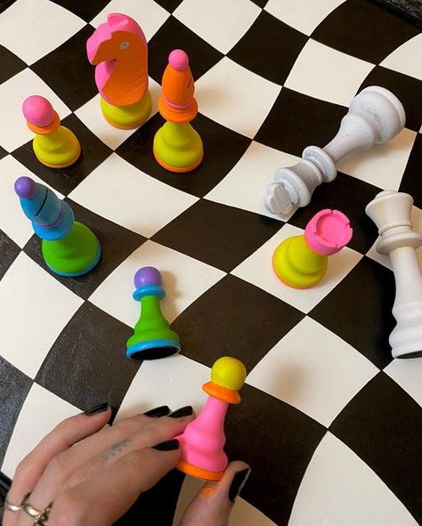 Oliver Hibert on Instagram: "Building and painting my own psychedelic chessboard table and set. Will show you when it’s finished!! 🤍🖤🤍🖤🤍🖤🤍 . #oliverhibert #art #chess #diy #customchessboard #psych #opart" Chess Diy, Chessboard Floor, Oliver Hibert, Diy Chess Set, Craft Games, Hanukkah Crafts, La Living, Chess Boards, Chess Sets