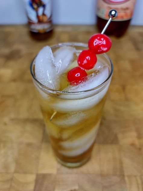 The Best Rum and Cream Soda | Occasional Cocktails Cream Soda Cocktail, Cream Soda Recipe, Bachelorette Party Drinks, Layered Drinks, Sweet Whipped Cream, Rum Cocktail Recipes, Watermelon Mojito, Good Rum, Cocktail Shots