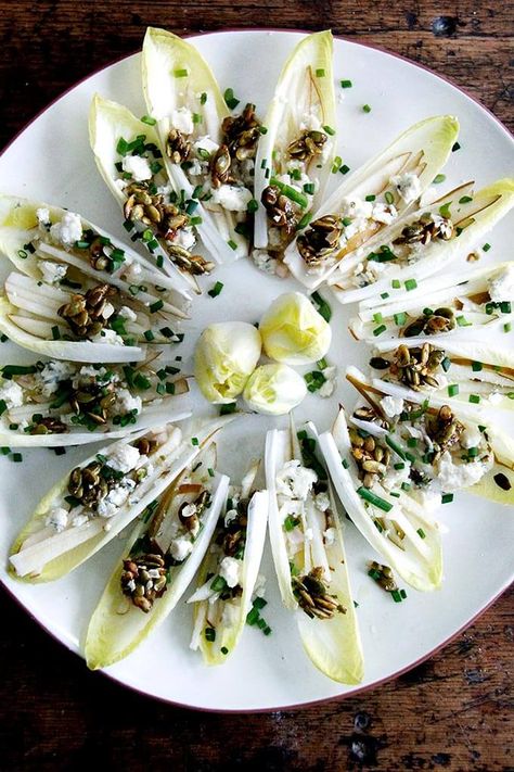 Endive Appetizers, Pear Blue Cheese, Shallot Vinaigrette, Citrus Vinaigrette, Festive Appetizers, Sliced Pears, Healthy Appetizers, Blue Cheese, Clean Eating Snacks