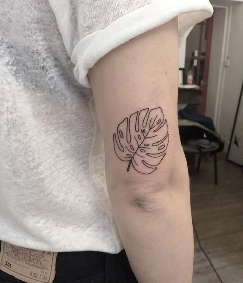 Plant Tattoo Men, Monstera Deliciosa Tattoo, Leaf Tattoo Ideas, Men Flower Tattoo, Simple Tattoos For Women, Leaf Tattoo, Bestie Tattoo, Sick Tattoo, Plant Tattoo