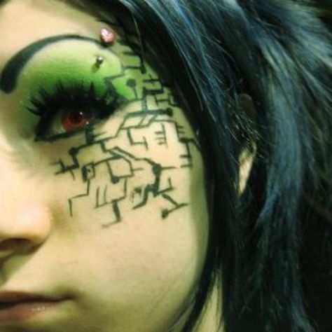 Circuit board makeup :) Cyberpunk Makeup, Maquillage Goth, Stunning Eye Makeup, Cyberpunk Tattoo, Heavy Makeup, Zombie Makeup, Swag Makeup, Girly Design, Dope Makeup