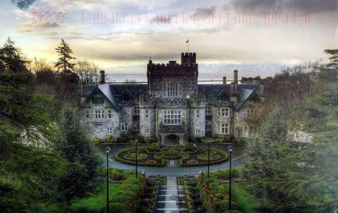 castle they use on Arrow tv show Hatley Castle, Gothic Mansion, Books Series, Mobile Home Parks, Beautiful Castles, British Columbia Canada, Wedding Destination, Vancouver Island, Canada Travel