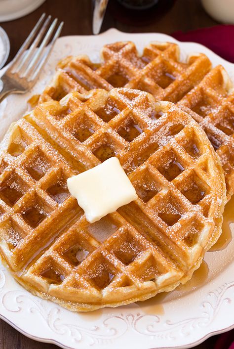 Egg Waffle Recipe, Best Belgian Waffle Recipe, Buttermilk Waffles Recipe, Belgian Waffles Recipe, Waffle Iron Recipes, Buttermilk Waffles, Waffle Maker Recipes, Crispy Waffle, Waffle Recipe