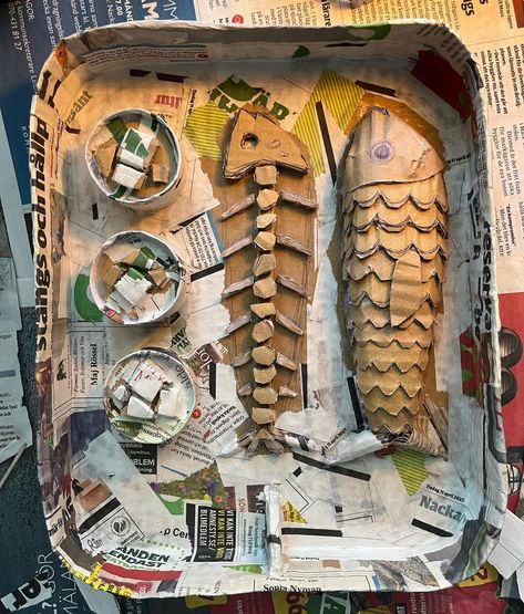 Wilda Schörling 🐟 | I took way too little pictures of my fish box process considering that it took me like 5 months to finish :,) The second pic reveals my… | Instagram Silly Art, Paper Mache Animals, A Birthday Present, Cardboard Sculpture, Paper Mache Sculpture, Paper Mache Art, Cardboard Art, Origami Crafts Diy, My Bedroom