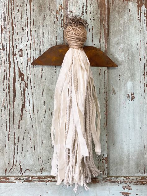 Primitive Christmas Tree Ornaments Diy, Farmhouse Angel Tree Topper, Rustic Angel Tree Topper, Rustic Angels Diy, Primitive Christmas Diy, Primitive Angel Patterns, Diy Primitive Christmas Decor, Angel Diy Crafts, Primitive Christmas Crafts Diy