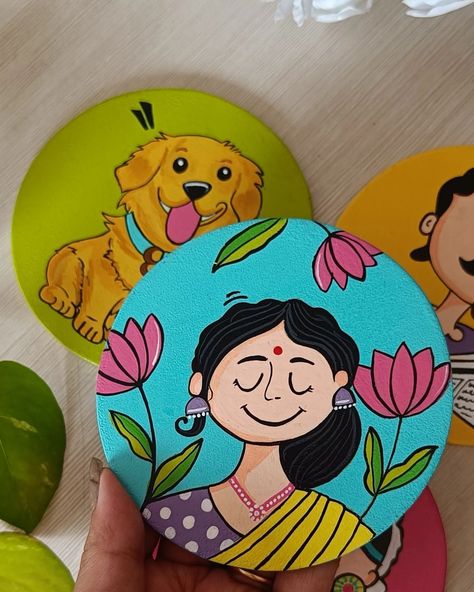 Quirky colorful coasters ! #handpainted #coasters #teacoasters #colorful #quirk #handmadecoasters #handmadeart #homedecor #homedecorindia #handmadewithlove #tohfafactory Coaster Art Diy, Cute Coaster Painting Ideas, Quirky Paintings, Glass Bookmark, Handpainted Coasters, Colorful Coasters, Ceramics Plates, Plate Painting, Andrew Loomis