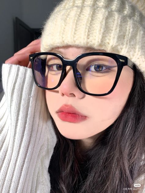 Ulzzang Glasses, Korean Glasses, Cute Glasses Frames, Fancy Glasses, Glasses Inspiration, Glasses Square, Nice Glasses, Womens Glasses Frames, Glasses Style