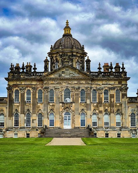 Castle Howard is a stately home in North Yorkshire, England. It is a private residence and has been the home of the Carlisle branch of the Howard family for more than 300 years. The creation of Castle Howard, began in 1699, with the start of design work by John Vanbrugh. - #castlehoward #classicalarchicture #georgiansrchitecture #history #englishheritage #historichouse #victorianarchitecture #housesofinstagram #visitengland #gardens #baroquearchitecture @castle_howard Howard Castle, Castle Howard, Visiting England, Victorian Architecture, English Heritage, Baroque Architecture, Yorkshire England, Stately Home, North Yorkshire