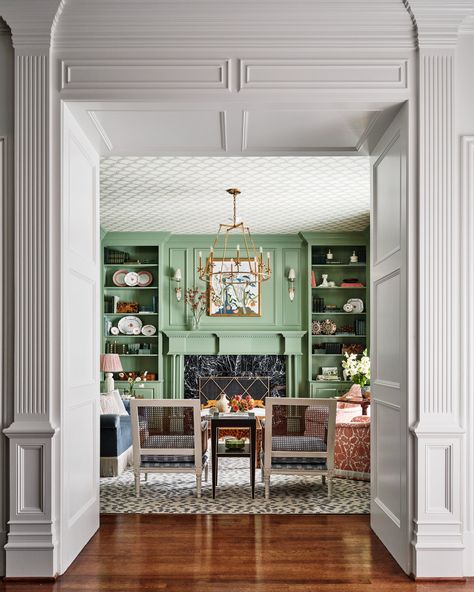 Highland Park Traditional — Tori Rubinson Interiors Tori Rubinson Interiors, Southern Colonial Homes Interior, Paint Hallway, Tori Rubinson, Southern Colonial Homes, Meredith Ellis, Colonial Home Interior, Applied Molding, Canada Dream