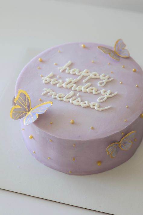 Lavender buttercream cake with gold Pearl sprinkles and paper butterflies. Very Simple Birthday Cake, Mini Butterfly Cake, Simple Butterfly Cake Designs, Butterfly Cake Ideas Birthdays Simple, Butterfly Bento Cake, Simple Pastel Cake, Cute Mini Cakes Birthdays, Simple Cute Birthday Cakes, Cute Purple Cake