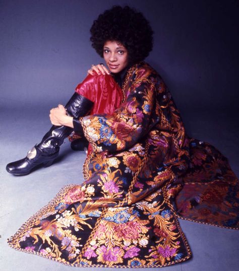 Betty Davis Singer, 70s Black Women, Betty Davis, Vintage Black Glamour, Black Femininity, Bad Idea, Miles Davis, Black Music, Music Posters