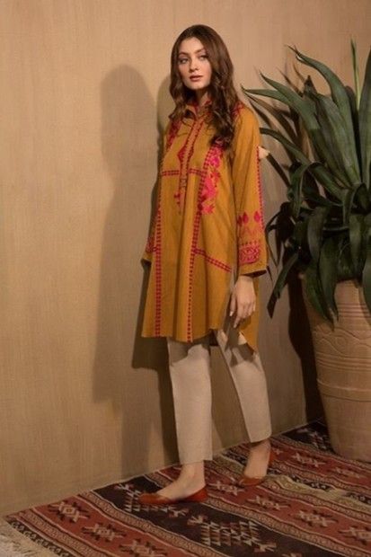 Pakistani Kurta Designs, Style Outfits Summer, Tailor Design, Summer Vibes Aesthetic, Trendy Outfits Indian, Pakistani Fashion Casual, Casual Indian Fashion, Timing Is Everything, Pakistani Fancy Dresses