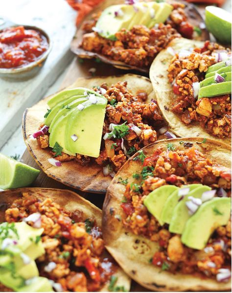 Spicy Braised Tofu Tostadas from Minimalist Baker’s Everyday Cooking Tofu Tostadas, Braised Tofu, Sandwich Vegetarian, Vegetarian Mexican Recipes, Tofu Tacos, Vegan Steak, Cooking Tofu, Vegetarian Mexican, Healthy Vegetarian Dinner