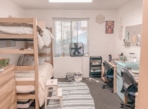 ideas for dorm room Double Bunk Bed Dorm Room Ideas, Kpop Dorm Layout, Dorm With Bunk Beds Room Ideas, Dorm Room Ideas Bunkbeds, Small Dorm Room Ideas Layout Double, Bunk Bed Dorm Room Ideas, Dorm Room Layout Double, Shared Dorm Room Ideas, Double Dorm Room Ideas