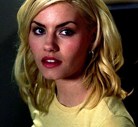 Elisha Cuthbert Girl Next Door, Elisha Cuthbert 2004, The Girl Next Door 2004, Crazy Vibes, Blonde Gif, Elisha Cuthbert, The Girl Next Door, Glasses Makeup, Blonde Women