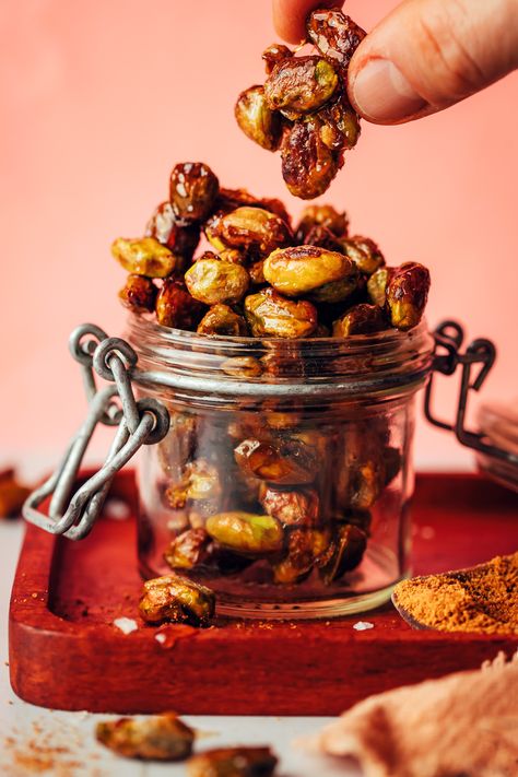 Candied Pistachios (4 Ingredients!) Birthday Salad, Candied Pistachios, Diy Salad, Roasted Pistachios, Bbq Roast, Raw Pistachios, Pistachio Recipes, Kid Snacks, Minimalist Baker