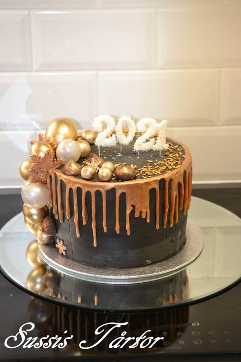 New Years Eve Cake Design, New Years Eve Birthday Cake, New Year’s Eve Cake, New Years Eve Cake, New Years Cake, New Year's Cake, Food Party, New Cake, New Year’s Eve