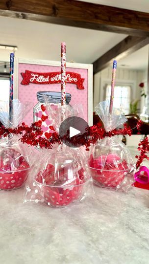 Valentine's Diy, Valentines Class Party, Valentine Tablescape, Making Candy, Valentine Baskets, Dyi Gifts, Apple Gifts, Cute Valentines, Birthday Brunch