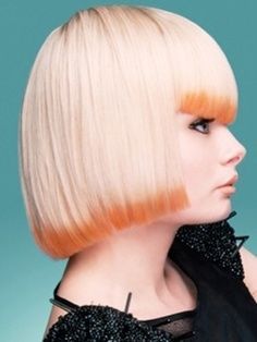 Diagonal back haircut. Medium Haircuts, Corte Bob, Medium Bob Hairstyles, Hair Chalk, Haircut Designs, Medium Blonde, Stylish Haircuts, Short Blonde, Orange Hair