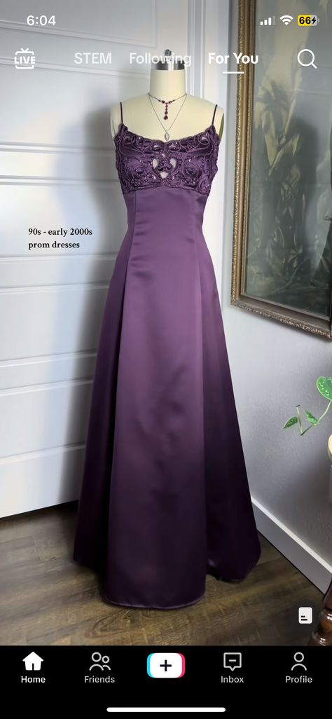 90s Prom Dresses, Dream Prom Dress, Prom Dress Inspo, Prom Dress Inspiration, Cute Prom Dresses, Prom Dresses Vintage, Pretty Prom Dresses, Prom Outfits, Grad Dresses