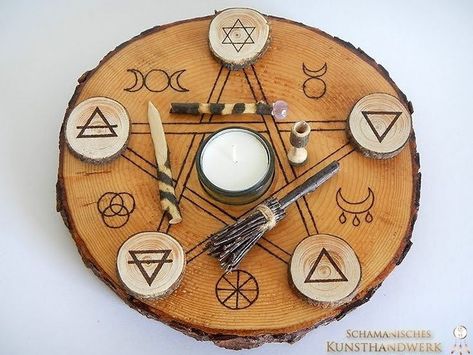 Wicca Altar, Wiccan Crafts, Wiccan Decor, Magia Das Ervas, Pagan Crafts, Wiccan Magic, Witches Altar, Wiccan Altar, Wiccan Witch