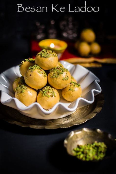 Besan Ke Ladoo || Diwali besan ladoo Indian Mithai, Bengali Recipes, Ladoo Recipe, Flat Breads, Indian Foods, Diwali Food, Indian Dessert Recipes, Food Photography Inspiration, Indian Sweet