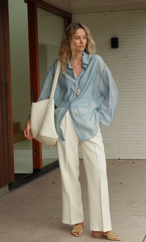 Anouk Yve, Runway Outfits, Quoi Porter, Khaki Trousers, All Jeans, Flowy Maxi Dress, Summer Inspiration, Khaki Dress, Looks Chic