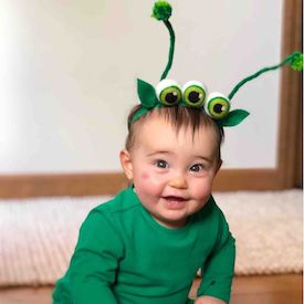 Alien - Only from Primary - Solid color kids clothes - No logos, slogans, or sequins - All under $25 Diy Alien Costume, Diy Alien, Alien Headband, Sibling Costume, Space Costumes, Costume Carnaval, Toy Story Costumes, Diy Space, Alien Costume