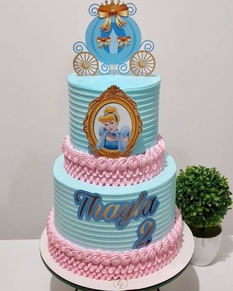 Geniales decoraciones de pasteles para Cumple de Cenicienta Cinderella Birthday Cake, Disney Princess Birthday Cakes, Pirate Ship Cakes, Cinderella Birthday Party, Princess Birthday Party Decorations, Disney Princess Birthday Party, Princess Theme Birthday, Disney Birthday Cakes, Princess Theme Birthday Party