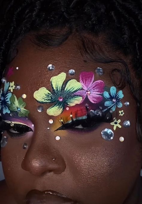 #makeup #makeuplook #makeupideas Fairy Butterfly Makeup, Flower Face Makeup, Flower Eye Makeup, Fantasy Make-up, Paint Makeup, Coachella Vibes, Butterfly Makeup, Flower Makeup, Bold Makeup Looks