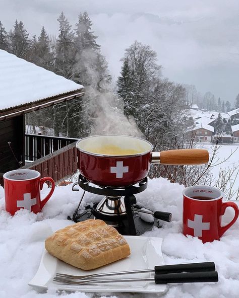 Vday Gifts For Him, Switzerland Cheese, Crafts Valentines Day, Gifts For Him Valentines Day, Swiss Cheese Fondue, Europe Winter Travel, Valentines Day Crafts, Crafts Valentines, Winter Travel Essentials