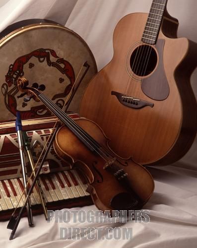 ... Celtic Instruments, Irish Instruments, Old Musical Instruments, Divine Rivals, Mountain Dulcimer, Celtic Music, Chicken Scratch, Irish Art, Musical Art