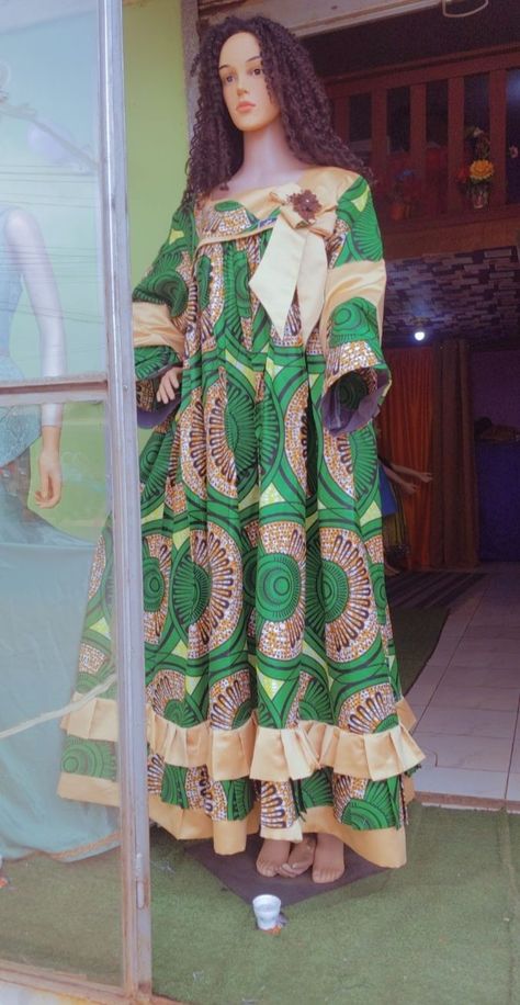 African Attire Dresses, African Print Dress Ankara, African Wear Dresses, Dinner Dress Classy, African Maxi Dresses, African Print Dress, Maxi Robes, Dinner Dress, African Design Dresses